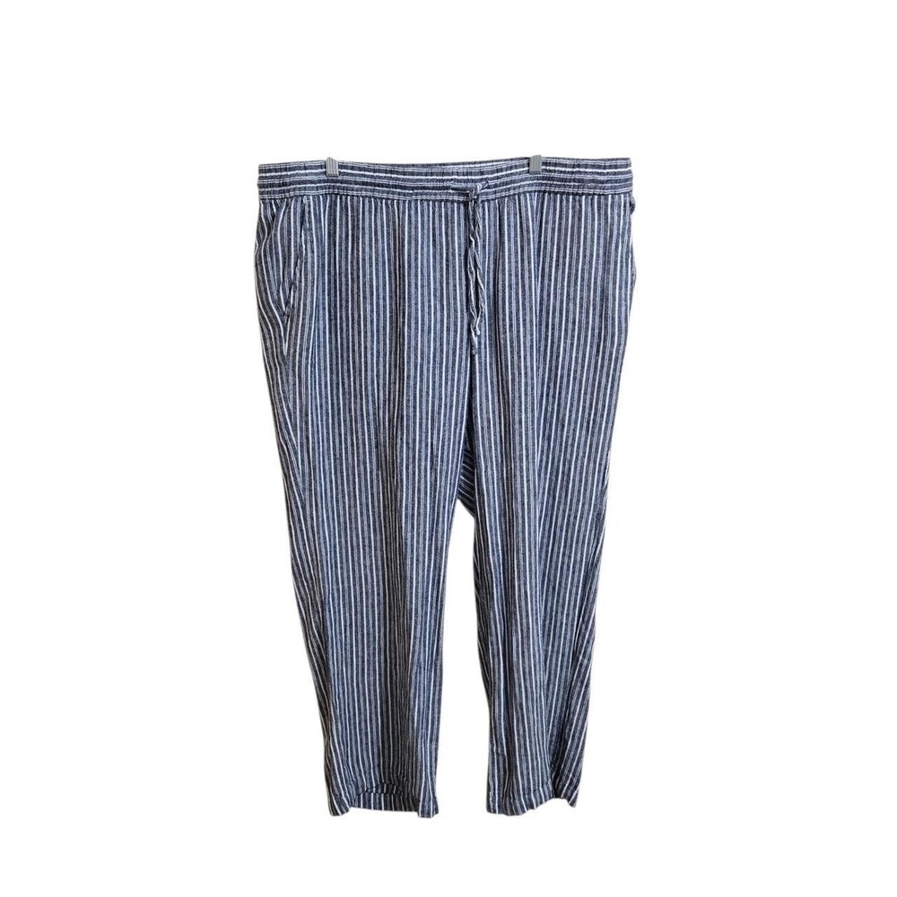 Old Navy blue striped capri pants Size XL